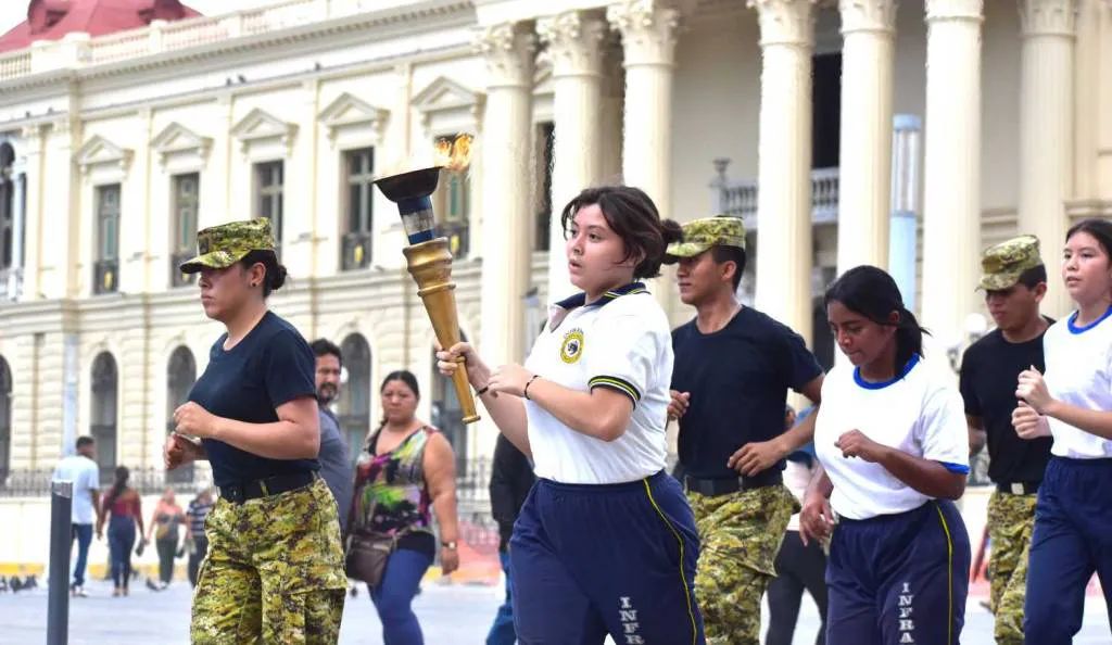 Recorrido-Antorcha-en-San-Salvador-Juegos-San-Salvador-2023-22062023_08-1024x594