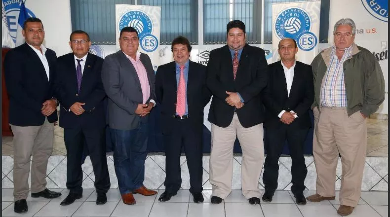 Futbol foto La prensa Gráfica