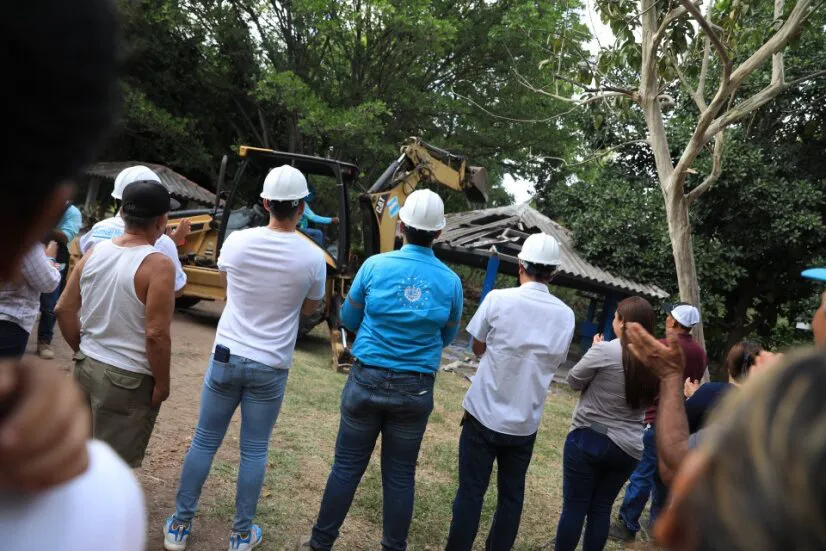 4f79e2a9-5371-4676-9a6d-e295a311f896