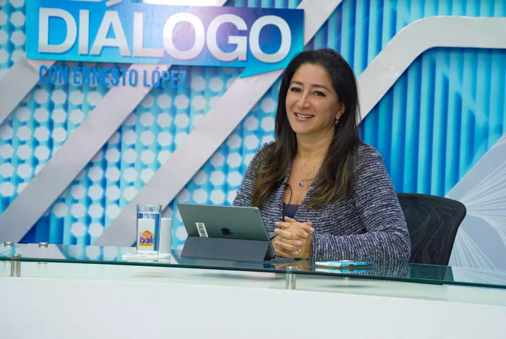 Ministra Vivienda 1