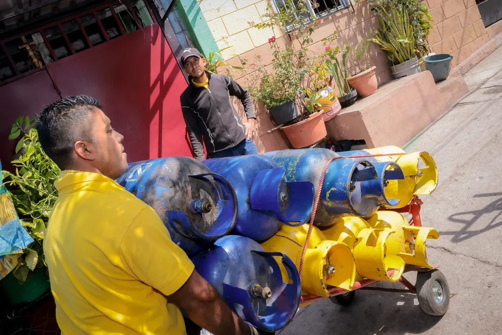 Distribuidora de Tropigas Don Carlos -18